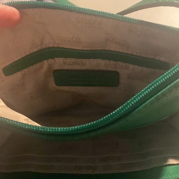 Michael Kors Crossbody purse.double zipper - Picture 7 of 10
